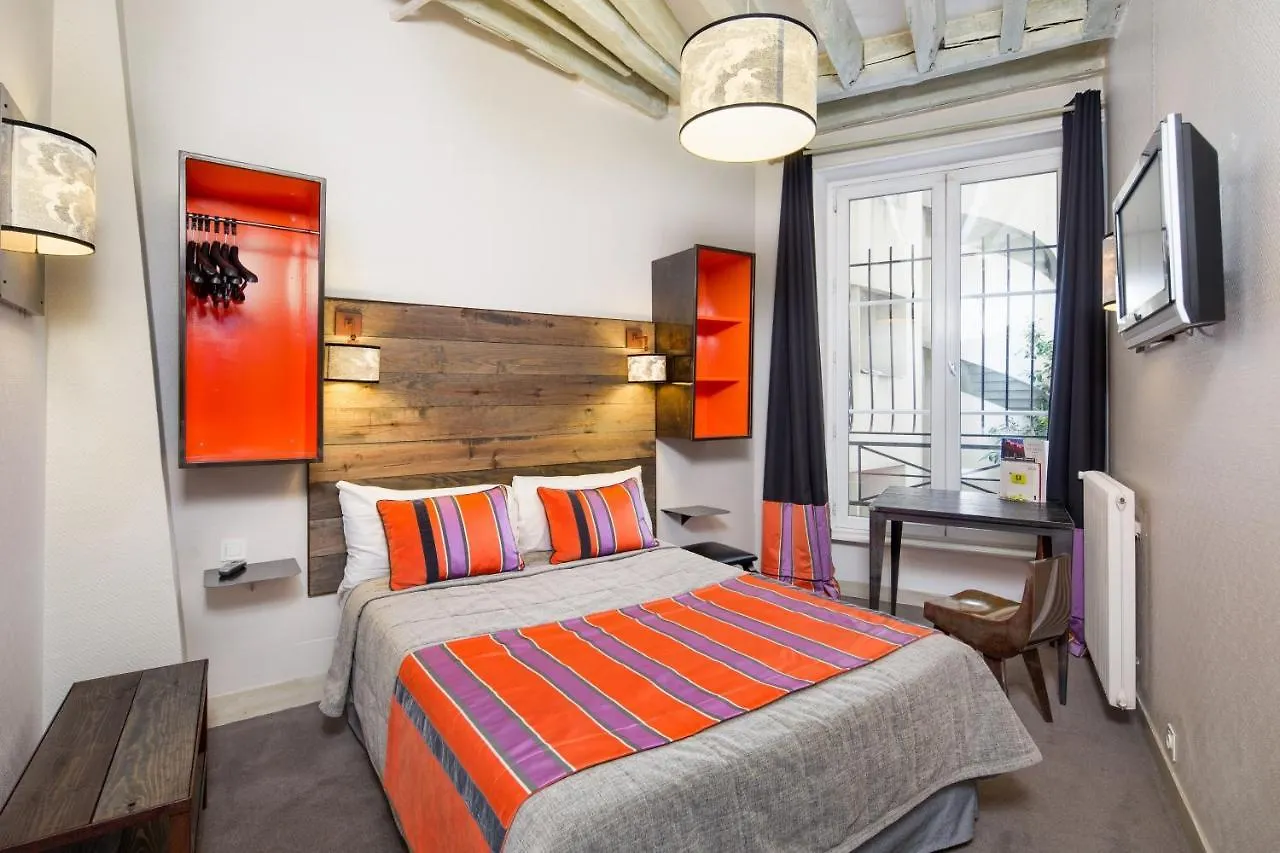 Hotel Claret Bercy París 3*,